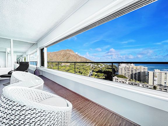 5th image of 2895 Kalakaua Ave APT 1809