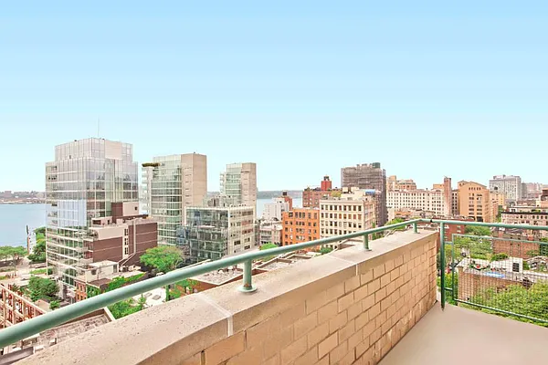 Sold by Town Residential | media 29