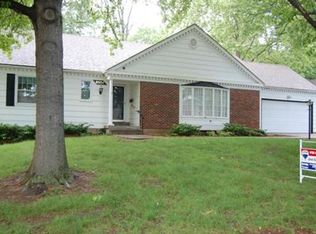 6904 W 101st Ter, Overland Park, KS 66212