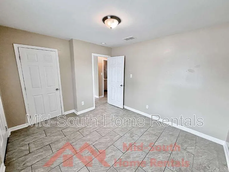 940 J W Williams Ln #6 — Photo 8