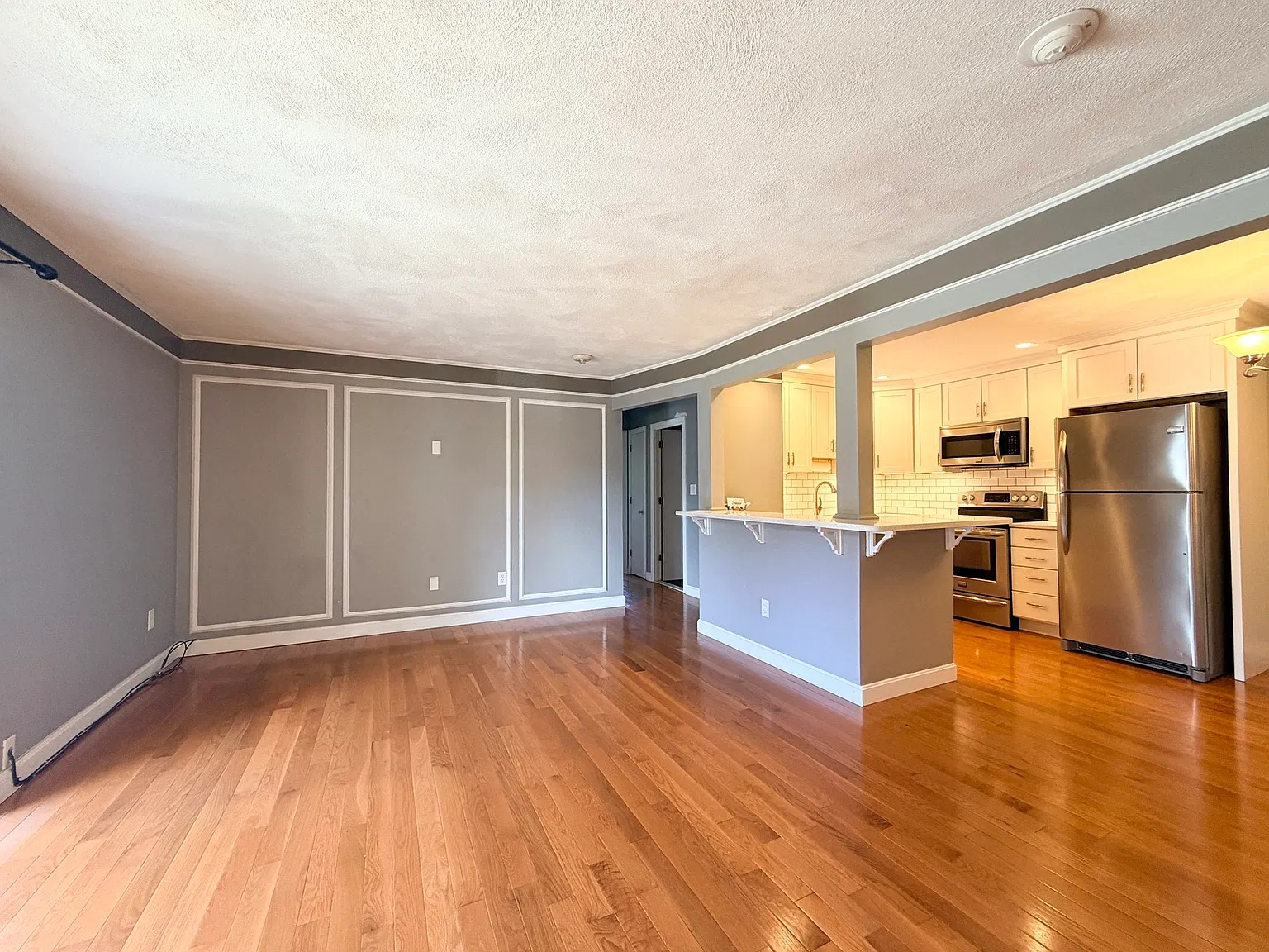 2 bed, 1.0 bath, 776 sqft, $2,400 — Photo 4