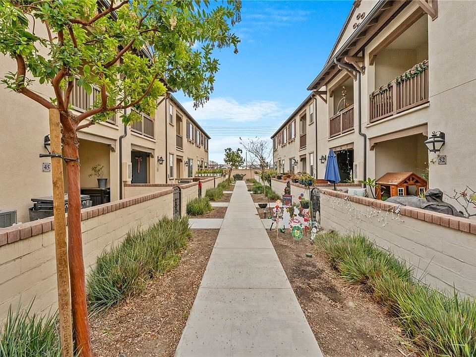 1st image of 2848 E Berry Loop Privado #52