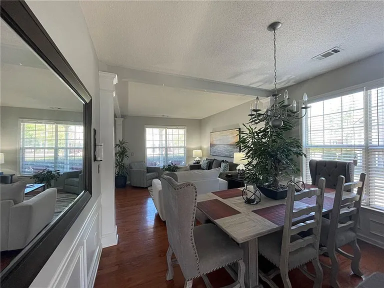 8960 Friarbridge Dr — Photo 11