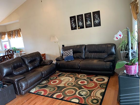 Livingroom view from foyer