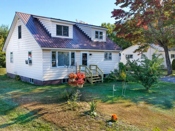 77 New Hampshire Street, Millinocket, ME 04462
