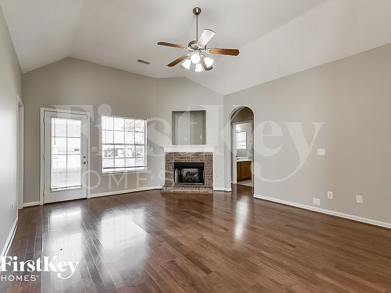 10178 Rathmore Cv — Photo 3
