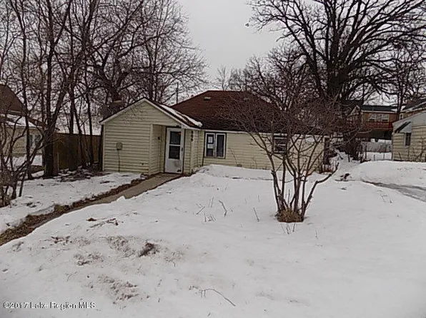 806 Grant St W, Detroit Lakes, MN 56501