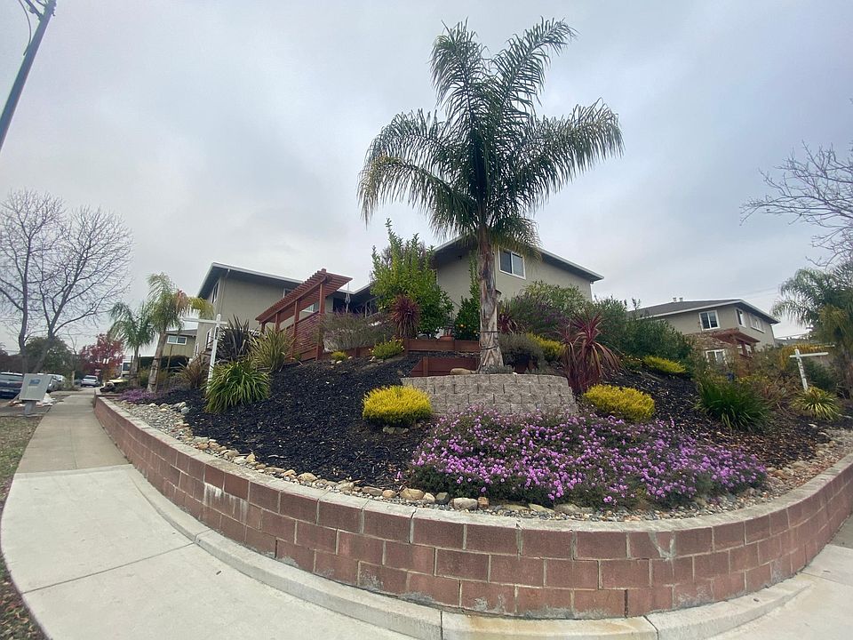 1st image of 115 Towne Ter #1