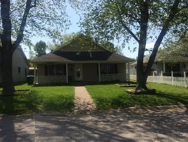 608 Foust Ave photo 1