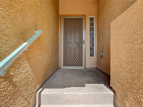 5th image of 820 Canterra St Unit 2057