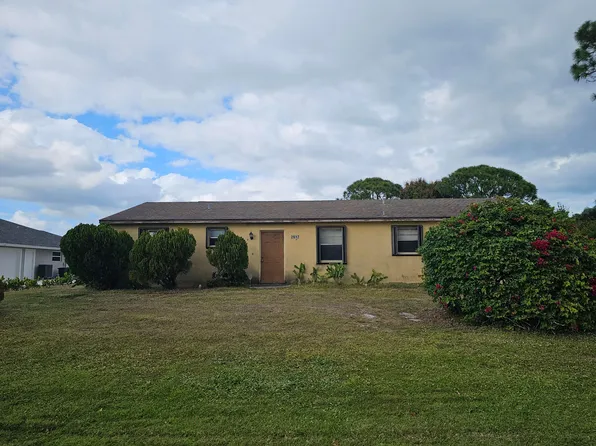 2617 SE Brevard Avenue, Port St Lucie, FL 34952