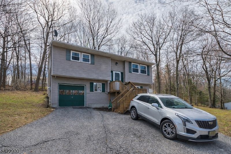 1st image of 88 Wawayanda Rd
