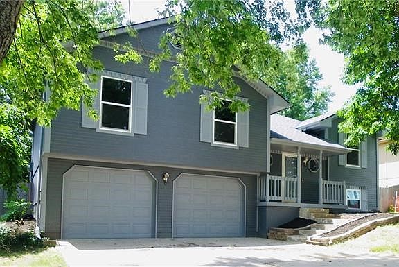 2nd image of 229 NE Brookwood Dr