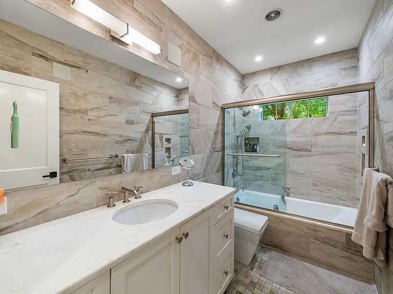619 Franklin St #1 — Photo 21