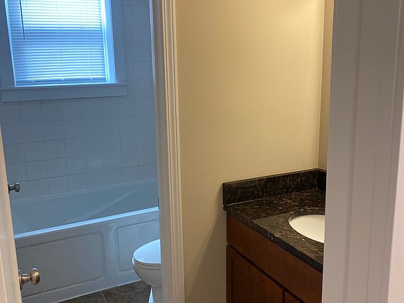 5th image of 6639 S Woodlawn Ave #3