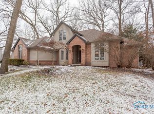 624 Kitlou Ct, Holland, OH 43528