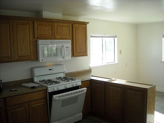 2nd image of 6832 E Harvey Ave