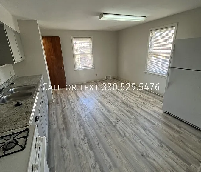 24 Grand Ave #3 — Photo 4