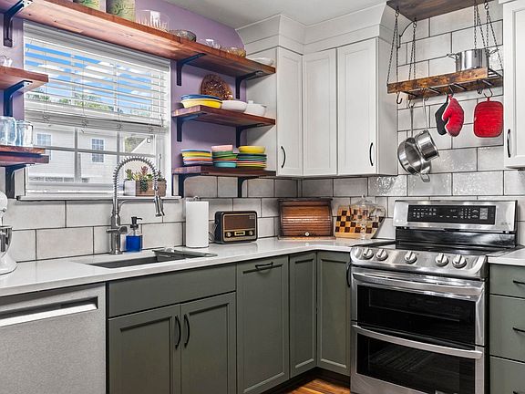 4th image of 309 Winslow Ave.