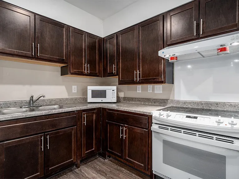 Northlake Center Apartments — Photo 18