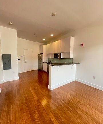 4th image of 217 Newark Ave APT 303