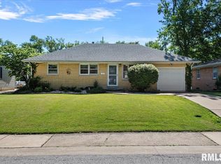 9 Nottingham Rd, Springfield, IL 62704