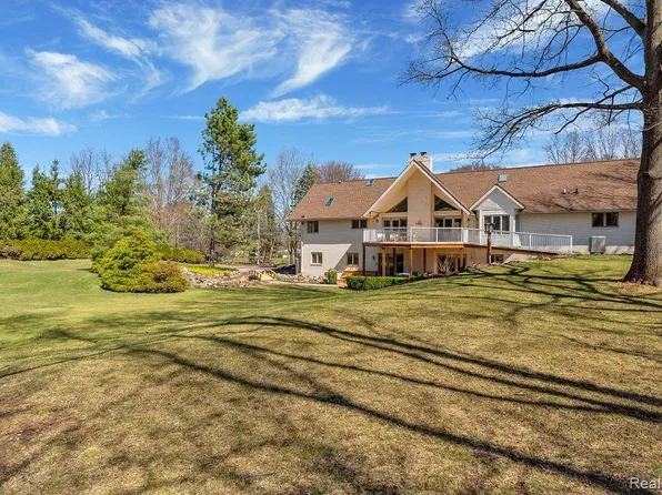 17370 Fish Lake Rd, Holly, MI 48442