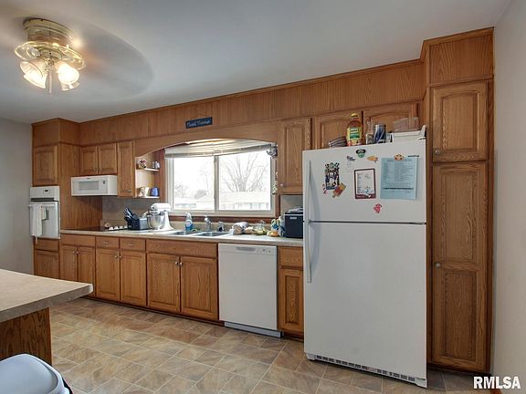 4th image of 916 N 36th St