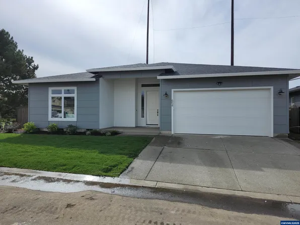 654 Magnolia Ave, Woodburn, OR 97071