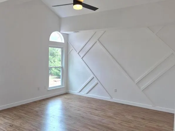 4 Stewer Ln, Perkasie, PA 18944