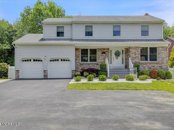 5 Catlett Court, Manalapan, NJ 07726