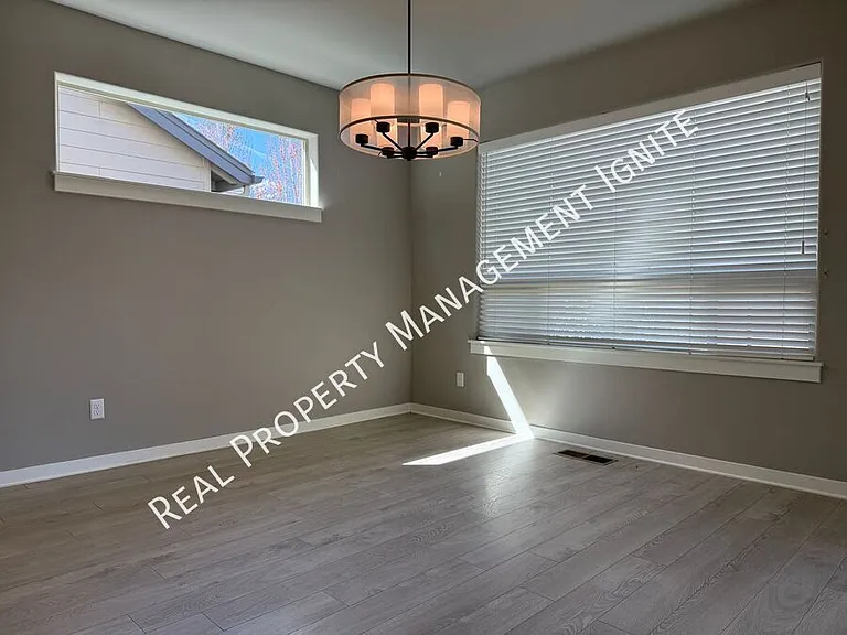 3751 SW Coyote Ln — Photo 4