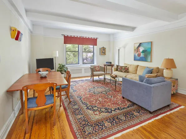 425 East 51st Street 2C image 1 of 10