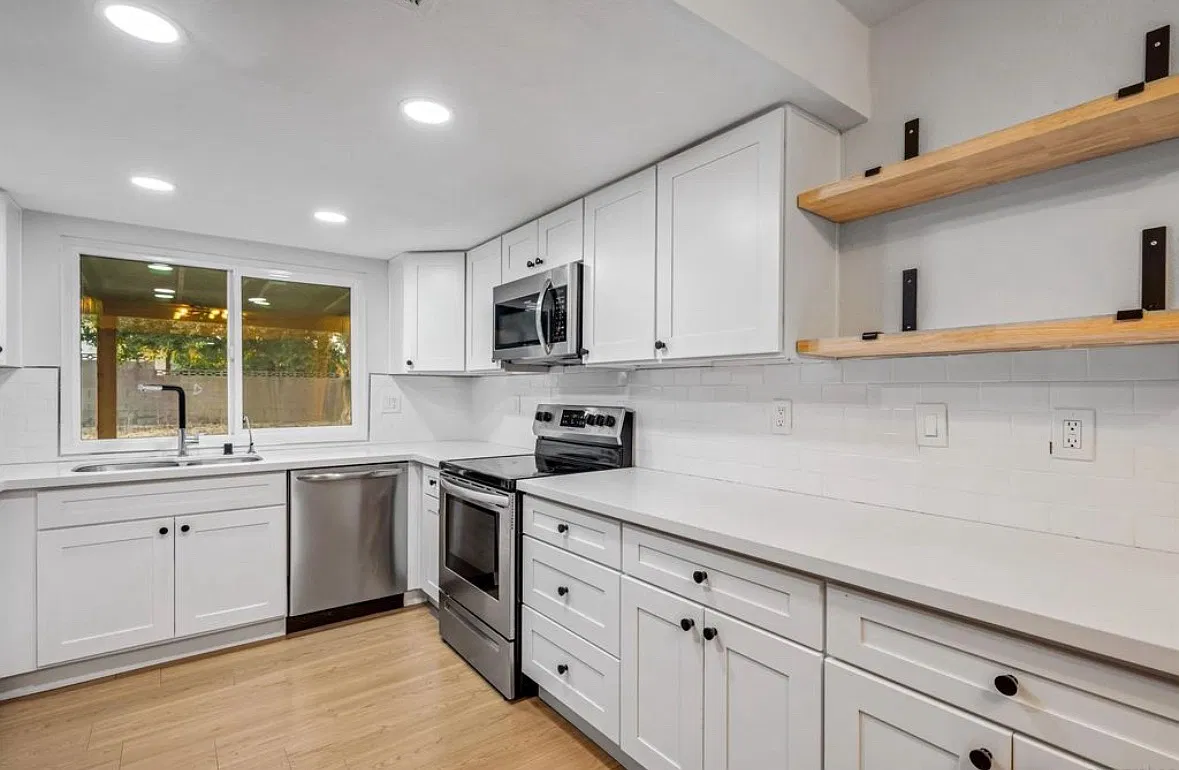 4 bed, 1750 sqft, $3,200 — Photo 4