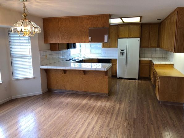 18385 Milford Dr, Lockeford, CA 95237