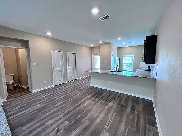 312 Tranquil Ln — Photo 15