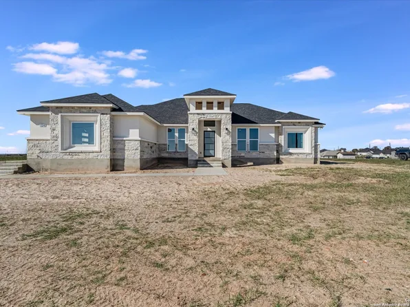 124 Sunset, La Vernia, TX 78121