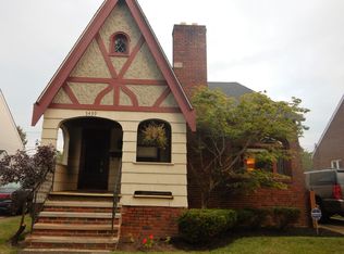 3439 Doris Rd, Cleveland, OH 44111