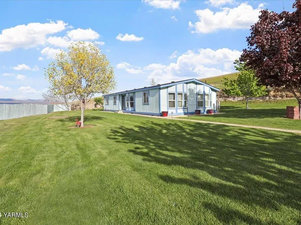 1171 Desiree Ln, Moxee, WA 98936