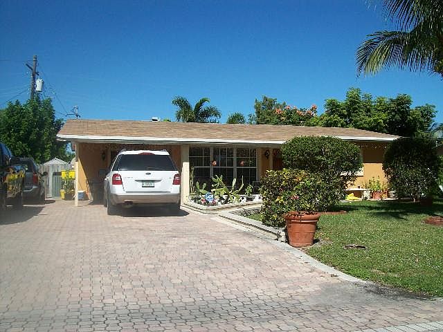 1st image of 1531 NE 34th Ct