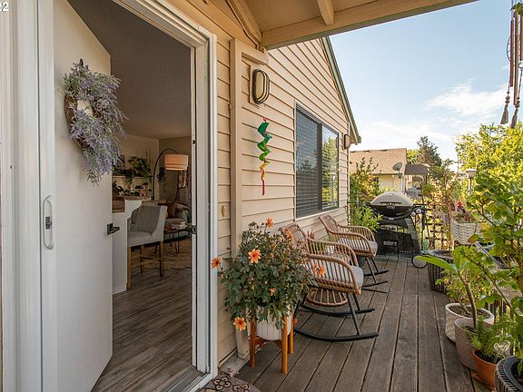 4th image of 12052 N Jantzen Beach Ave
