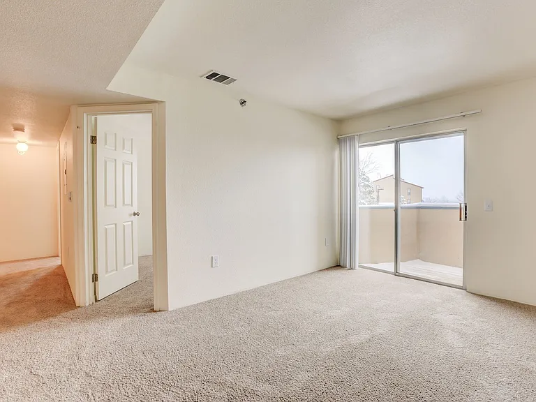 Americana Lakewood Apartments — Photo 103