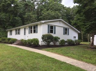 137 Clapp Rd, Rochester, MA 02770