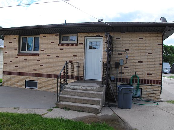 3rd image of 163 Pomeroy St