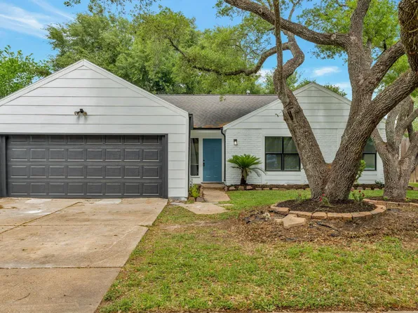 1615 Sleepy Hollow Dr, Pearland, TX 77581