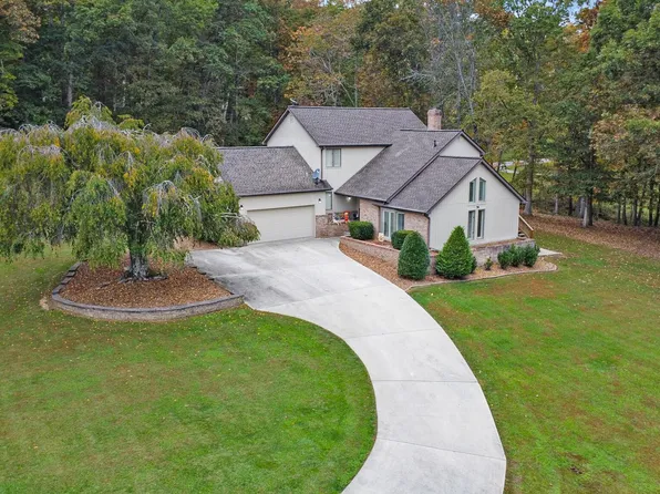 53 Meadow Dr, Crossville, TN 38555