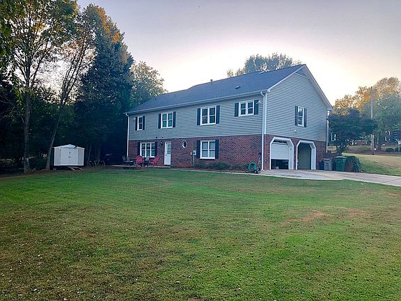 2nd image of 1549 Stallion Way