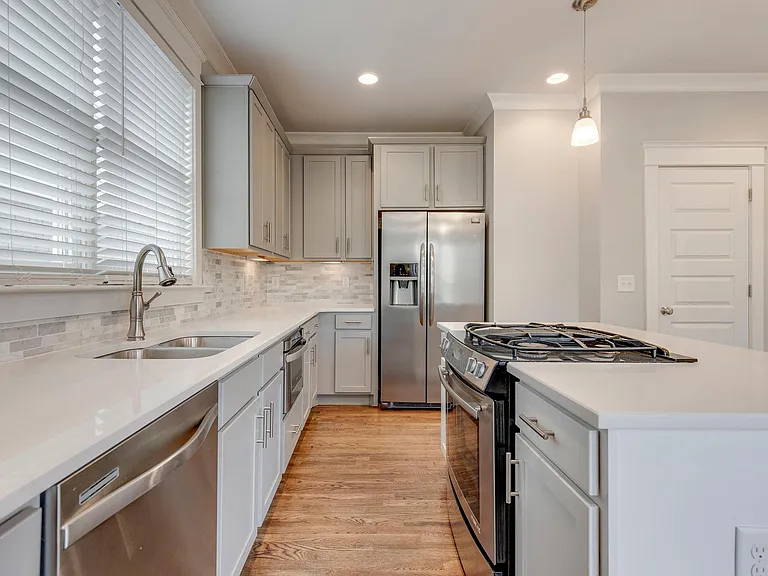 1514 Kirkwood Ave — Photo 9
