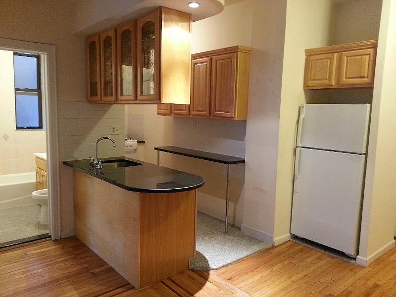 1st image of 2577 46th St