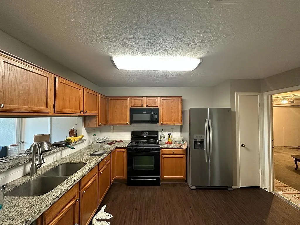 4 bed, 2.0 bath, 1605 sqft, $2,150 — Photo 3